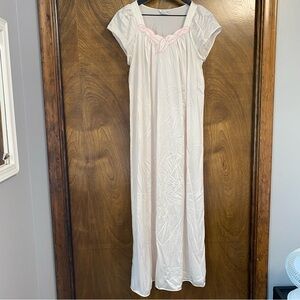 Vintage Vanity Fair Medium Women’s Pink Square Neck Long Nightgown Short Sleeve